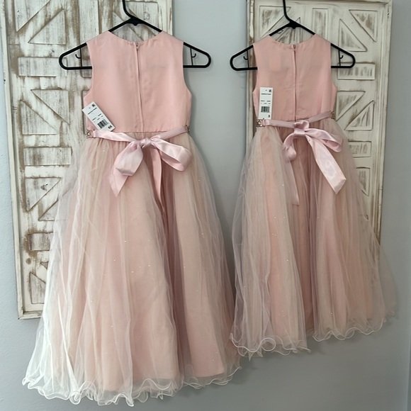 Elegant Blush Girls Dresses with Embellished Waist - Picture 3 of 4